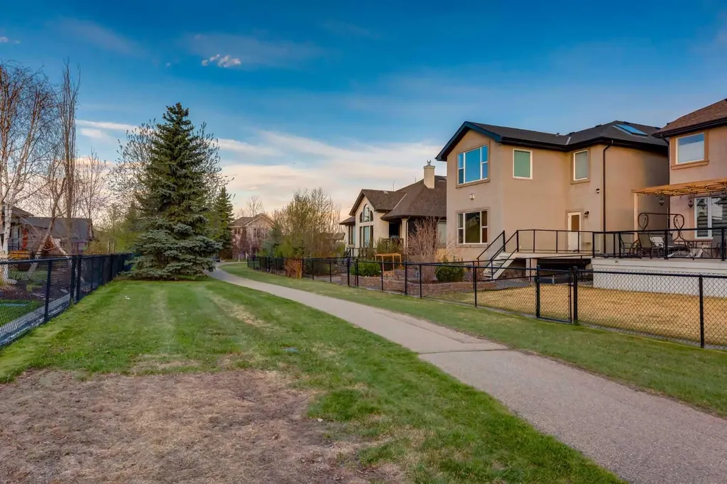 29 Cranleigh Park SE Calgary AB T3M1H3
