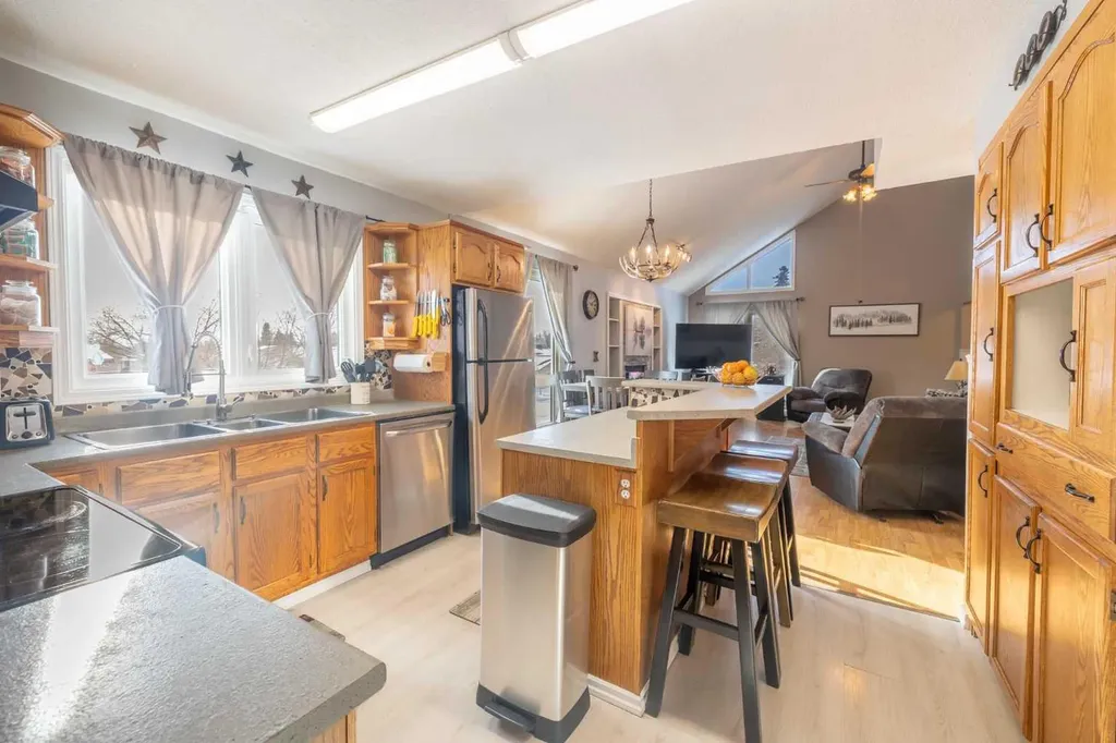 1401 54 Street Edson AB T7E 1H5