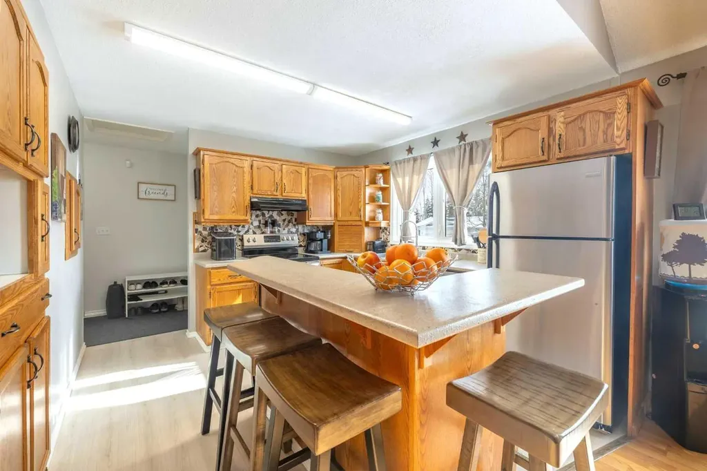 1401 54 Street Edson AB T7E 1H5