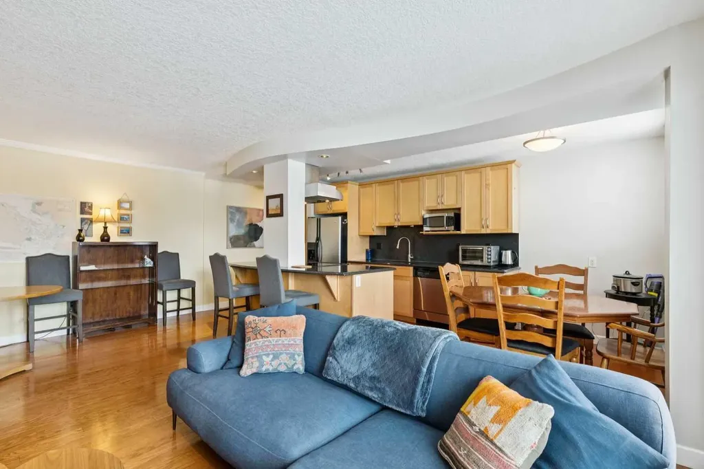 1225 15 Avenue SW Calgary AB T3C 0X6