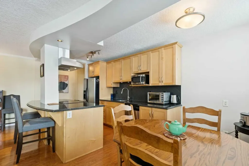 1225 15 Avenue SW Calgary AB T3C 0X6