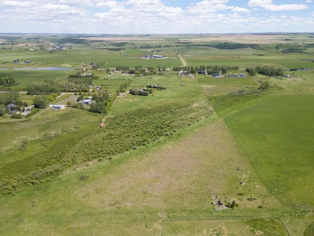 306085 92 Street E Rural Foothills County AB T0L 0X0