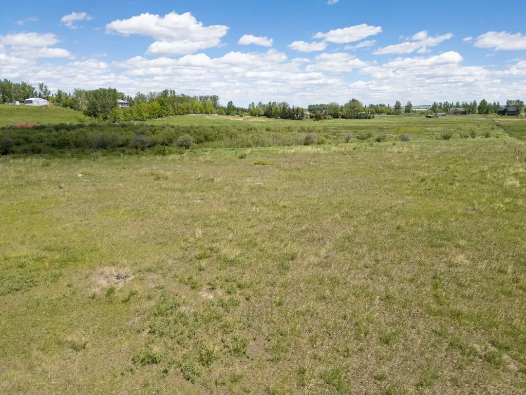 306085 92 Street E Rural Foothills County AB T0L 0X0