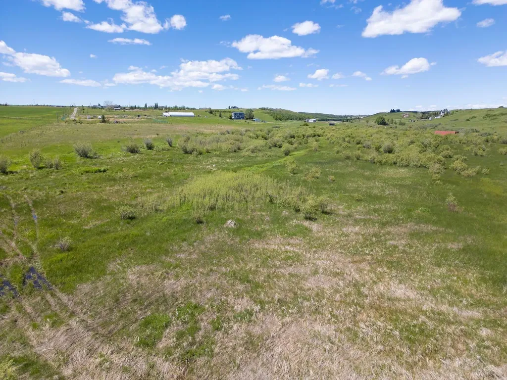 306085 92 Street E Rural Foothills County AB T0L 0X0