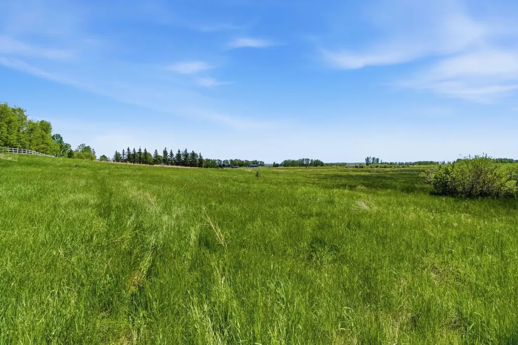 306085 92 Street E Rural Foothills County AB T0L 0X0