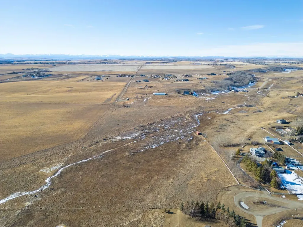 306085 92 Street E Rural Foothills County AB T0L 0X0