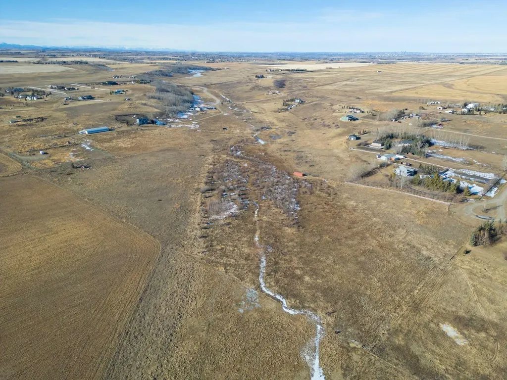 306085 92 Street E Rural Foothills County AB T0L 0X0