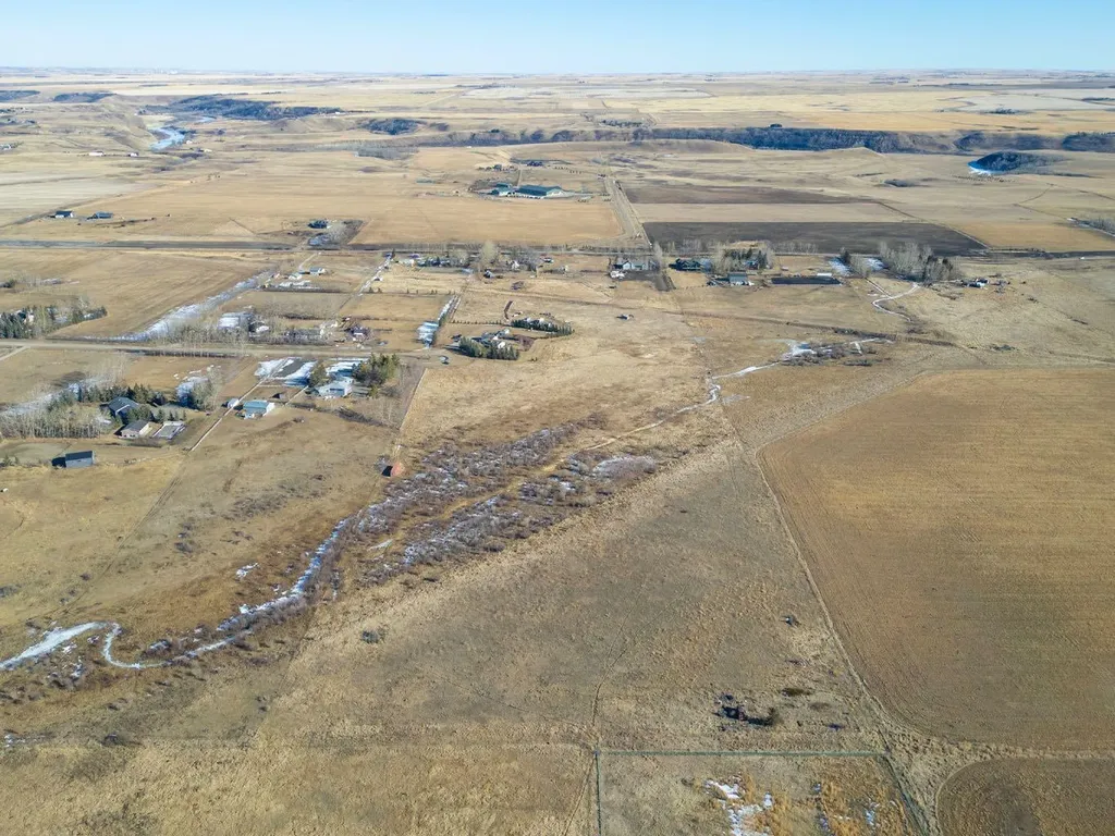 306085 92 Street E Rural Foothills County AB T0L 0X0