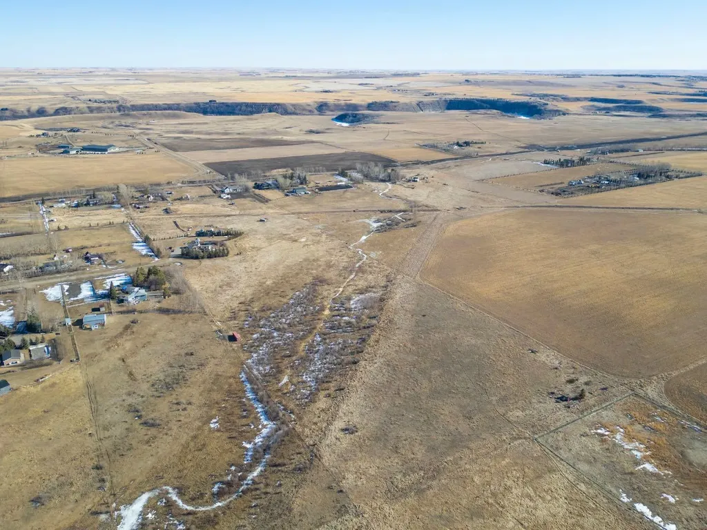 306085 92 Street E Rural Foothills County AB T0L 0X0