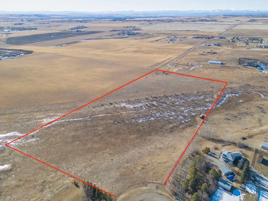 306085 92 Street E Rural Foothills County AB T0L 0X0