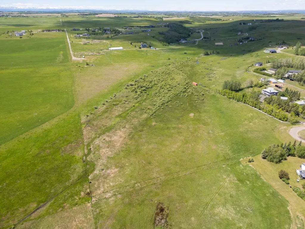 306085 92 Street E Rural Foothills County AB T0L 0X0