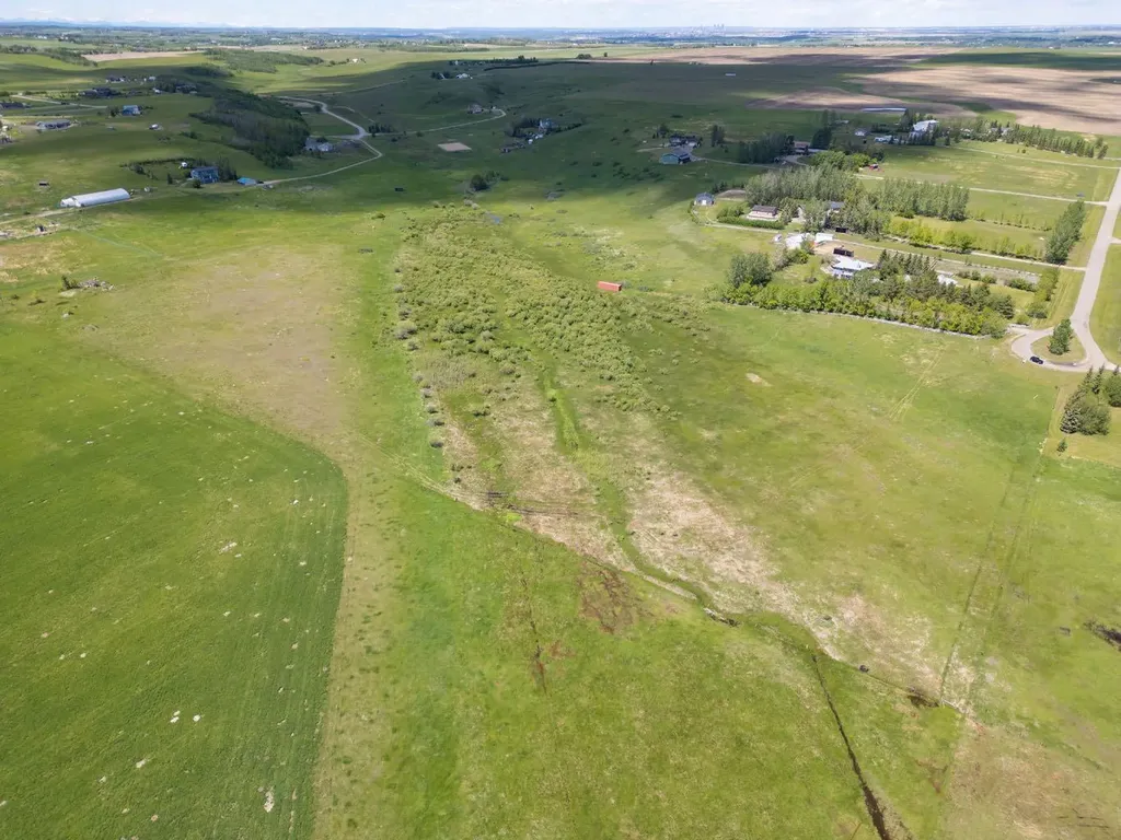 306085 92 Street E Rural Foothills County AB T0L 0X0