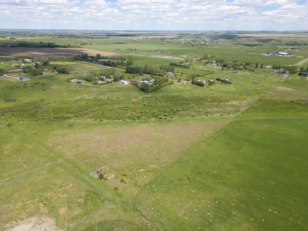 306085 92 Street E Rural Foothills County AB T0L 0X0