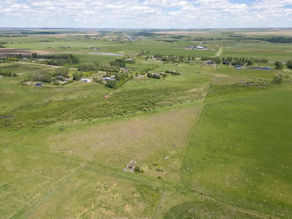 306085 92 Street E Rural Foothills County AB T0L 0X0