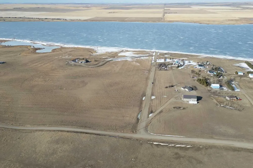 4 21 17 20 NE Rural Vulcan County AB T0L 1L0