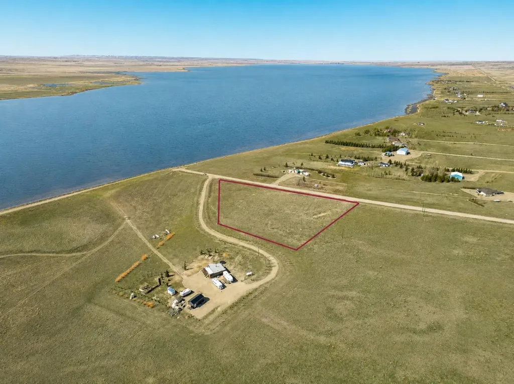 4 21 17 20 NE Rural Vulcan County AB T0L 1L0