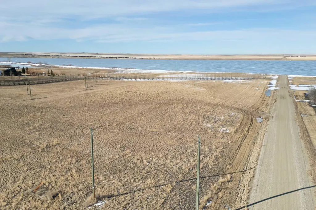 4 21 17 20 NE Rural Vulcan County AB T0L 1L0