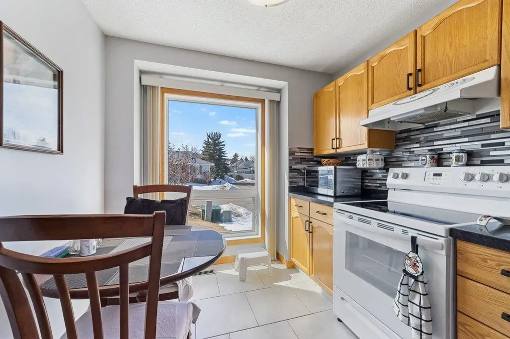 52 Macewan Park Heights NW Calgary AB T3K 3W7