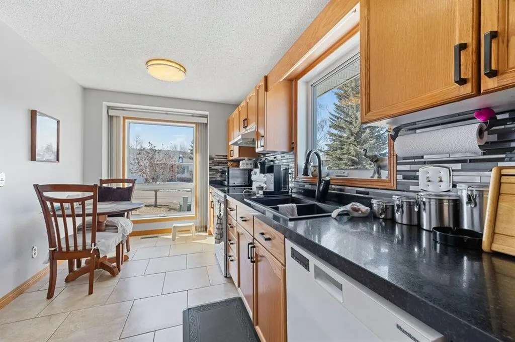 52 Macewan Park Heights NW Calgary AB T3K 3W7
