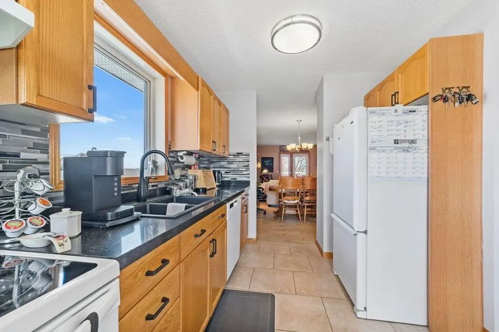 52 Macewan Park Heights NW Calgary AB T3K 3W7