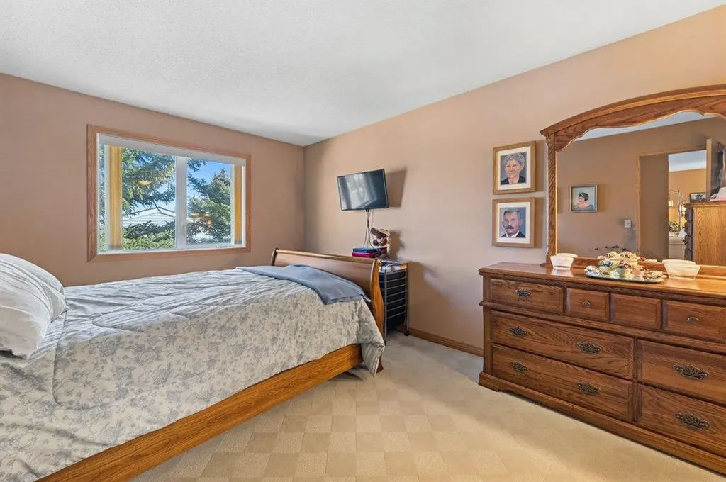 52 Macewan Park Heights NW Calgary AB T3K 3W7