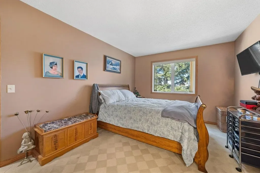52 Macewan Park Heights NW Calgary AB T3K 3W7