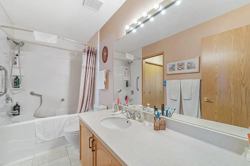 52 Macewan Park Heights NW Calgary AB T3K 3W7