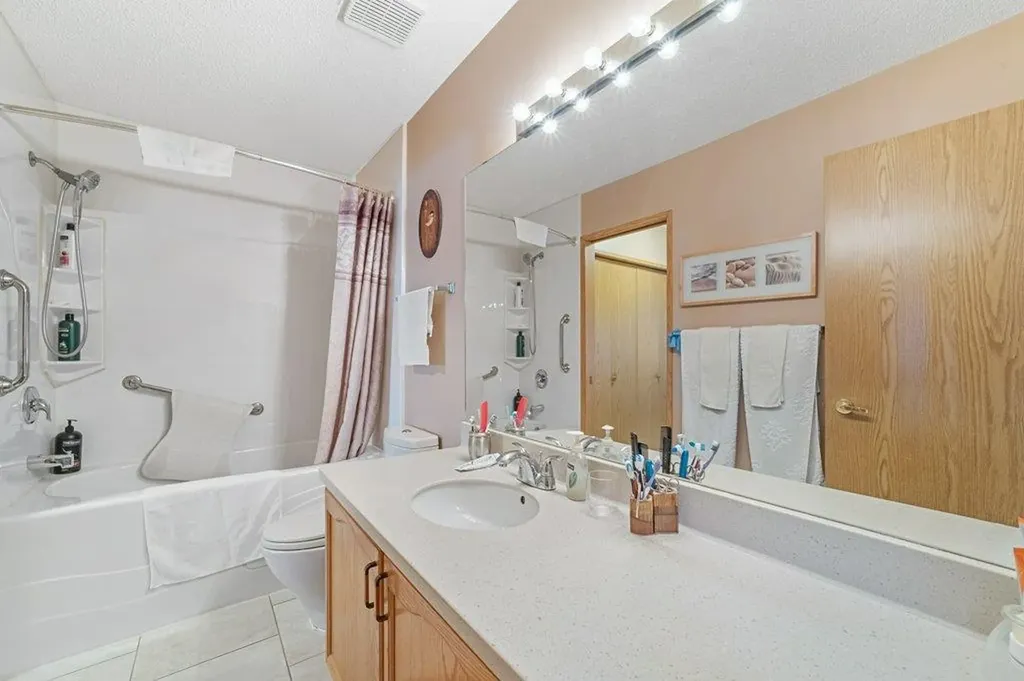 52 Macewan Park Heights NW Calgary AB T3K 3W7