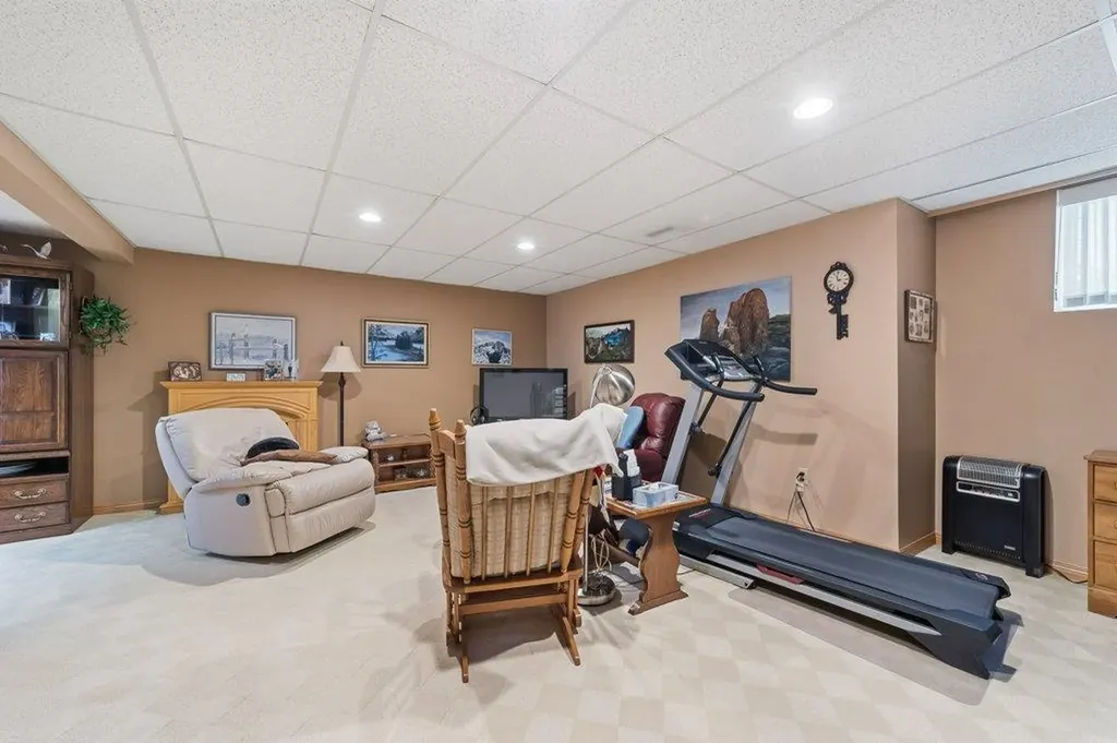 52 Macewan Park Heights NW Calgary AB T3K 3W7