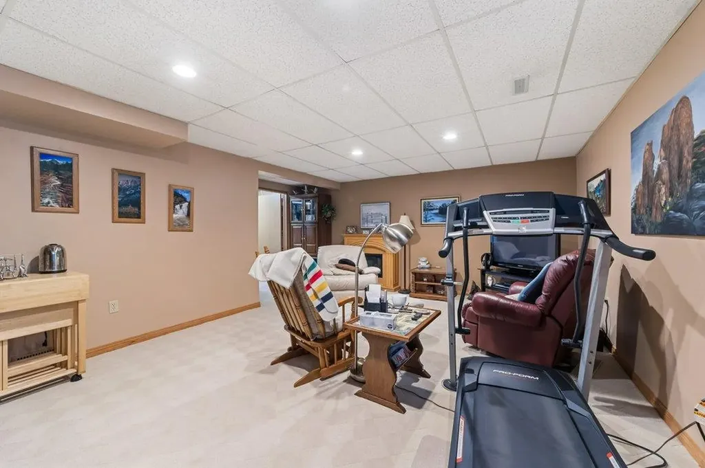 52 Macewan Park Heights NW Calgary AB T3K 3W7