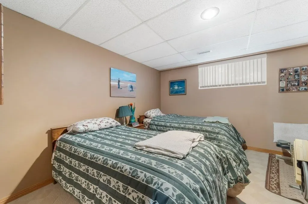 52 Macewan Park Heights NW Calgary AB T3K 3W7