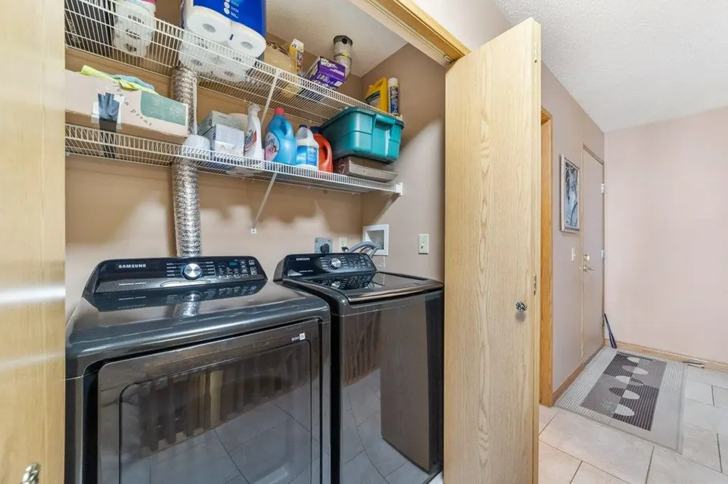 52 Macewan Park Heights NW Calgary AB T3K 3W7
