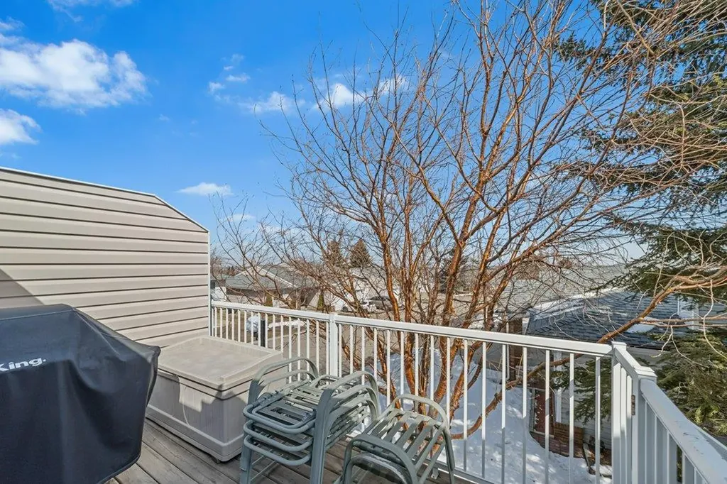 52 Macewan Park Heights NW Calgary AB T3K 3W7