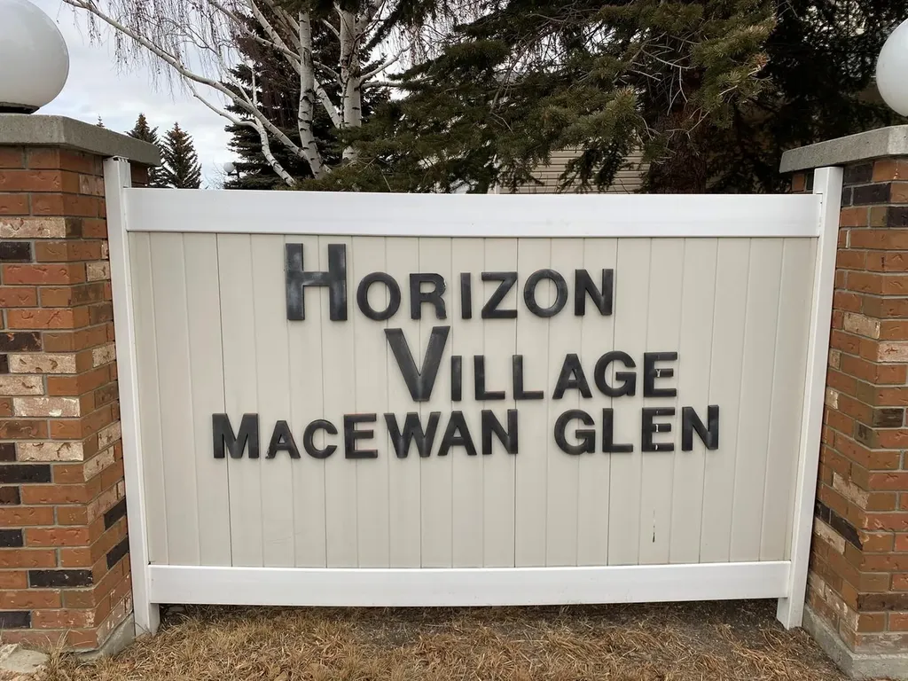 52 Macewan Park Heights NW Calgary AB T3K 3W7