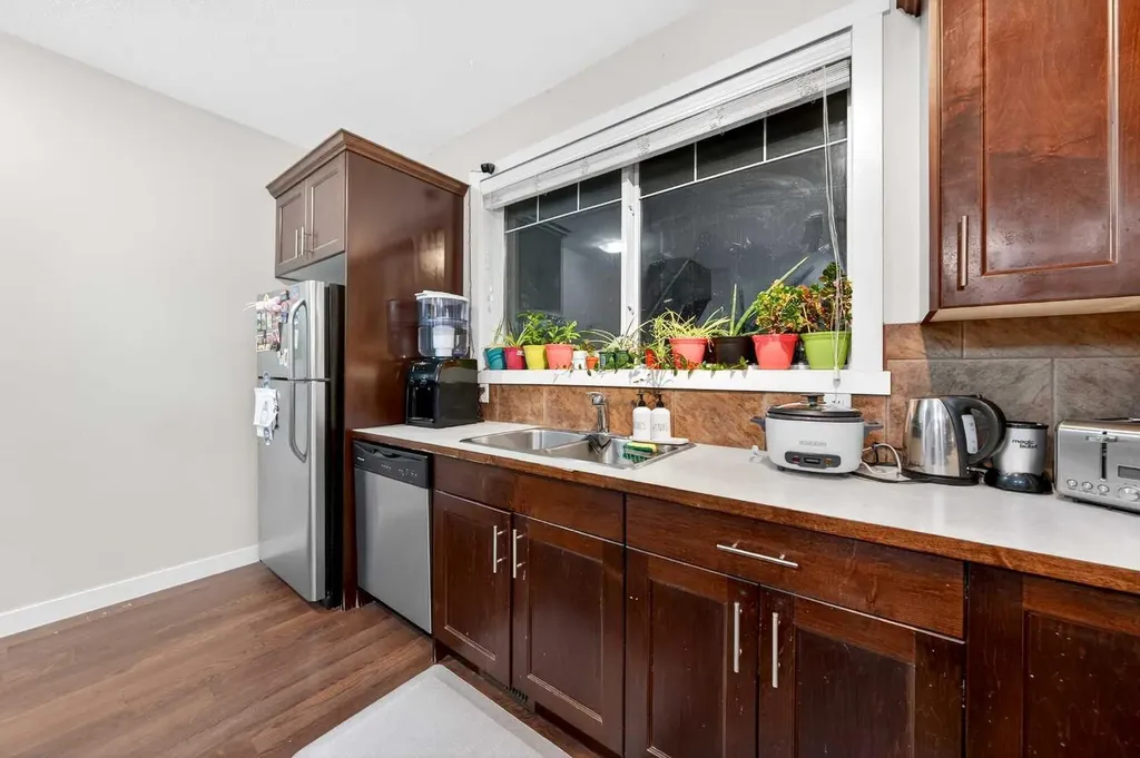 156 Skyview Ranch Road NE Calgary AB T3N 0G3