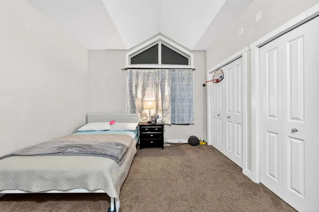 156 Skyview Ranch Road NE Calgary AB T3N 0G3