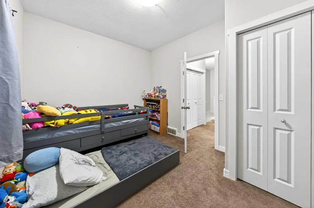156 Skyview Ranch Road NE Calgary AB T3N 0G3