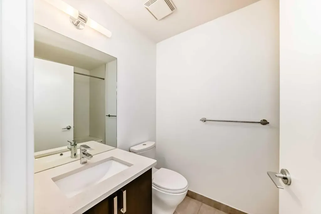 22 Auburn Bay Link SE Calgary AB T3M 1Z8