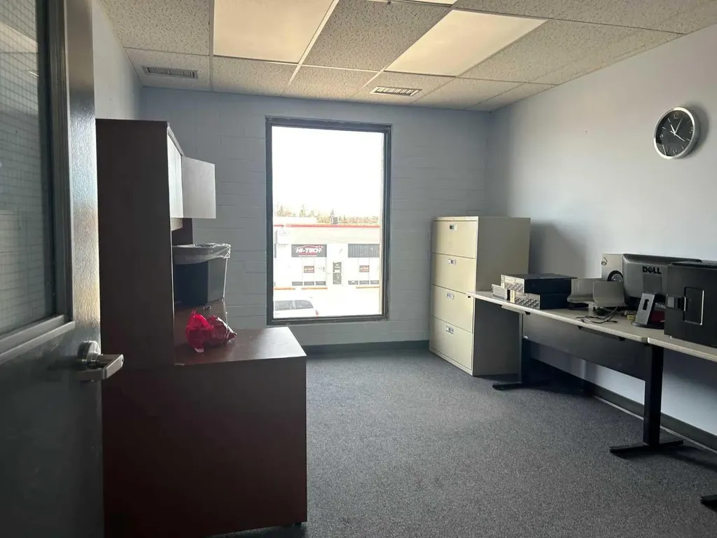941 South Railway Street SE Medicine Hat AB T1A 2W3
