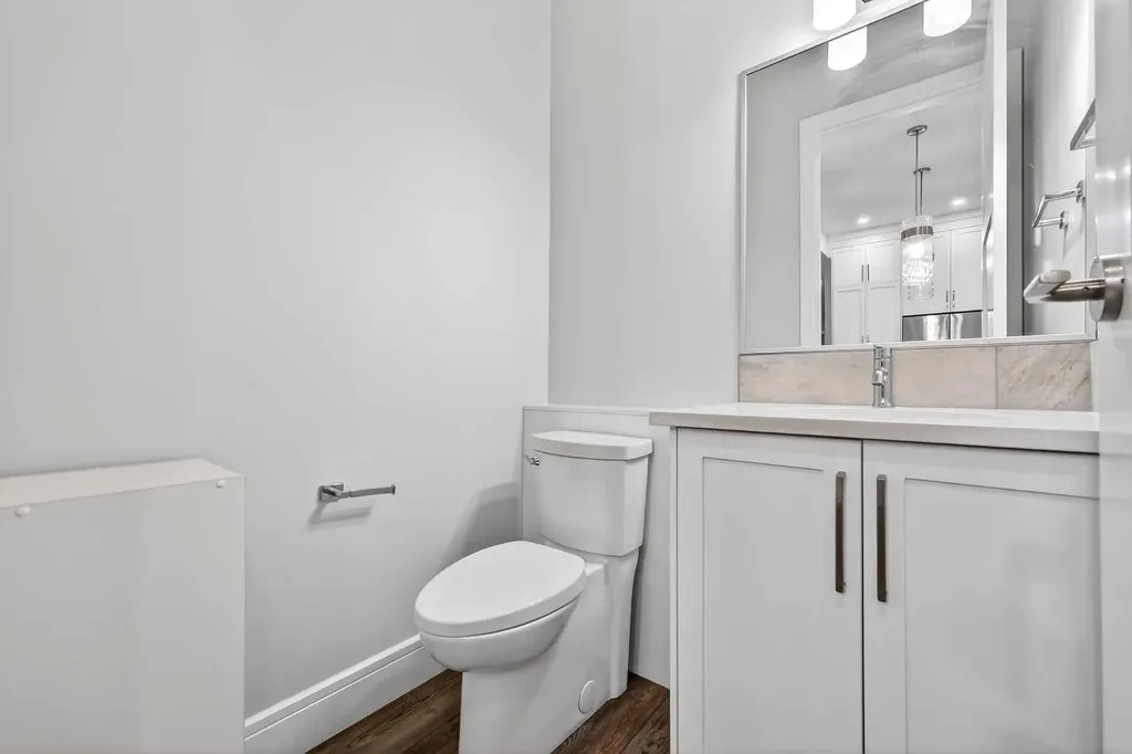 95 Rock Lake View NW Calgary AB T3G 0E9