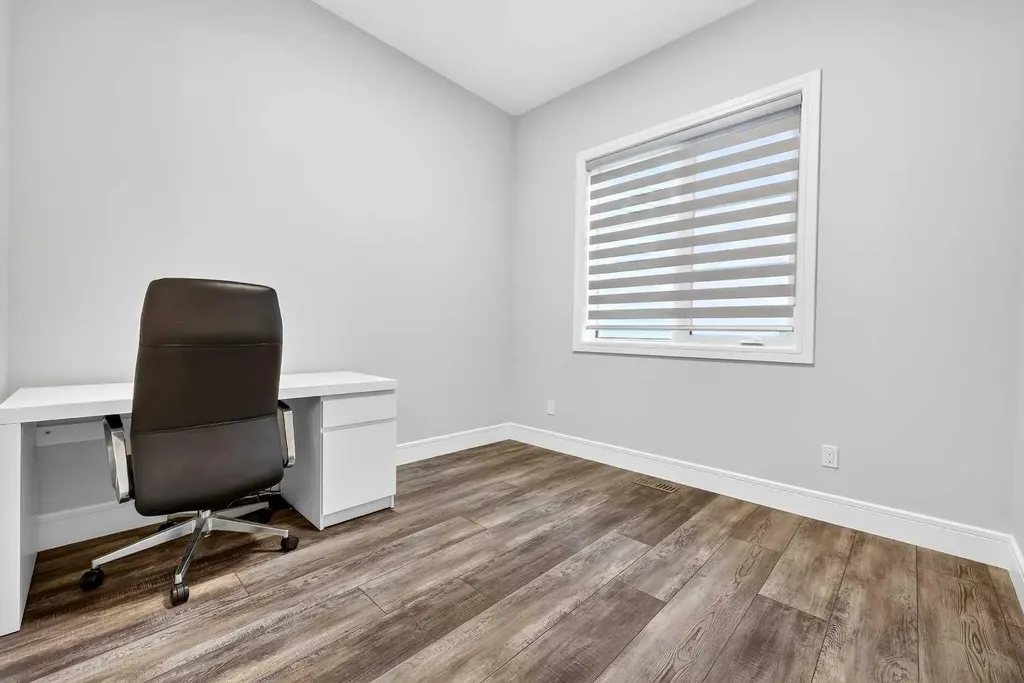 95 Rock Lake View NW Calgary AB T3G 0E9