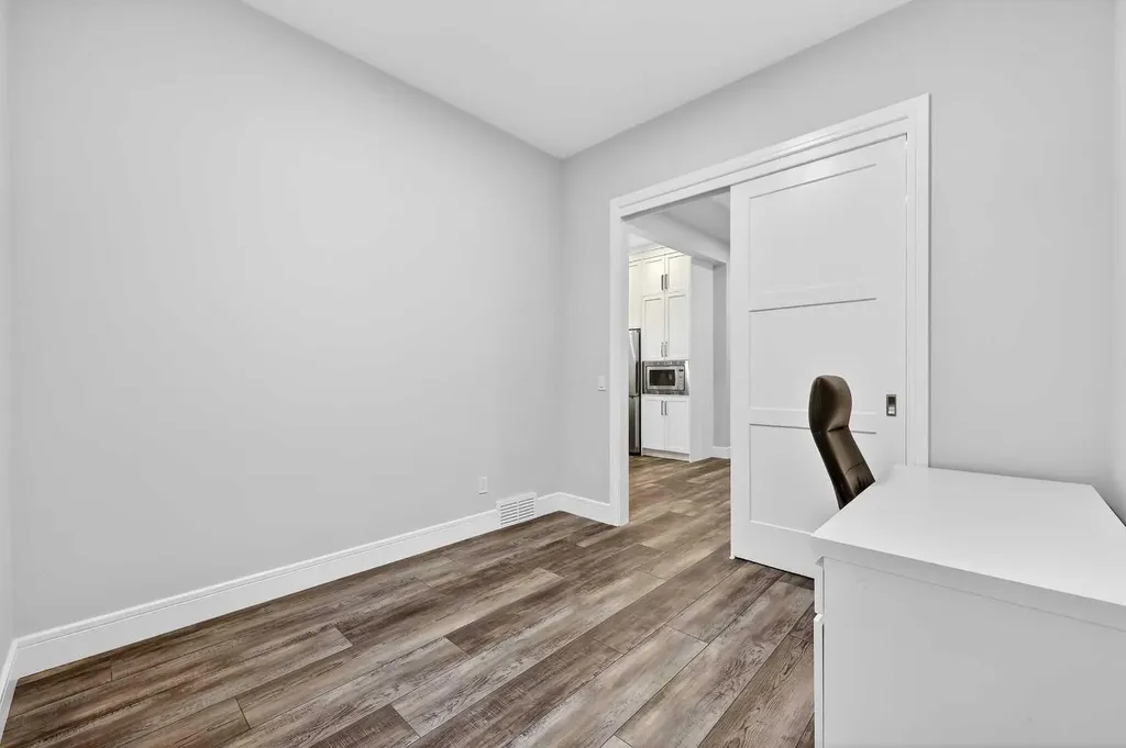 95 Rock Lake View NW Calgary AB T3G 0E9