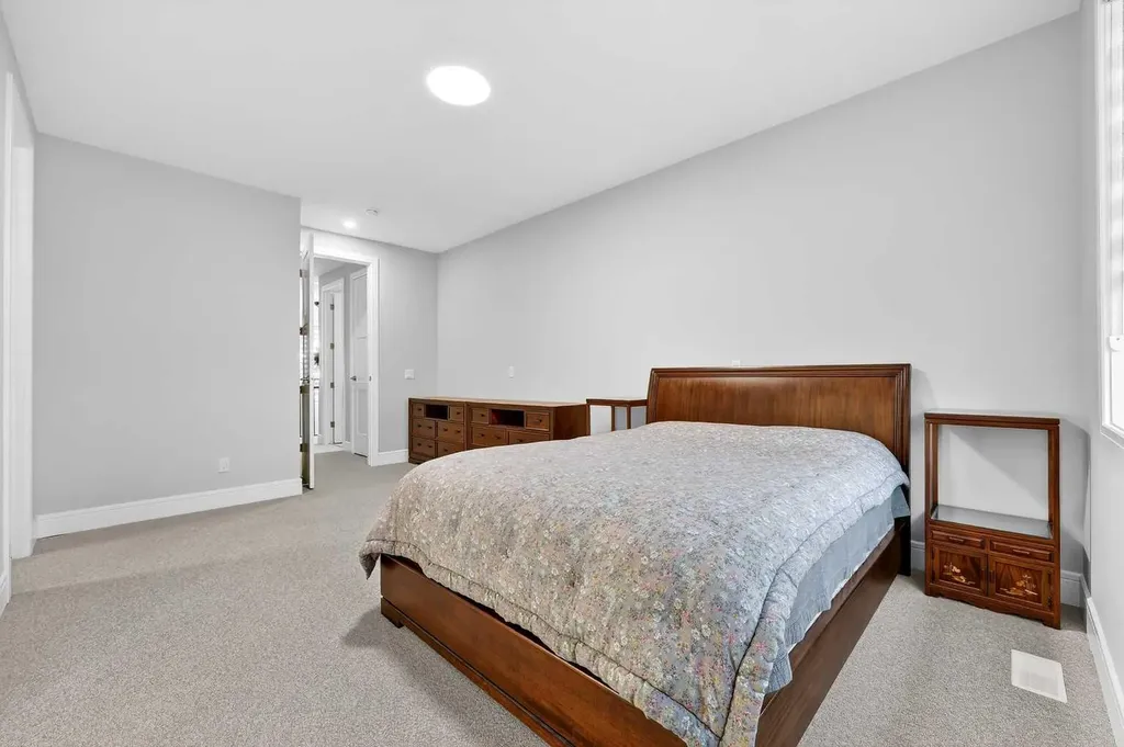 95 Rock Lake View NW Calgary AB T3G 0E9