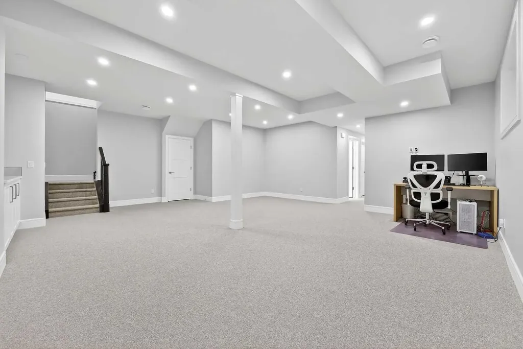 95 Rock Lake View NW Calgary AB T3G 0E9