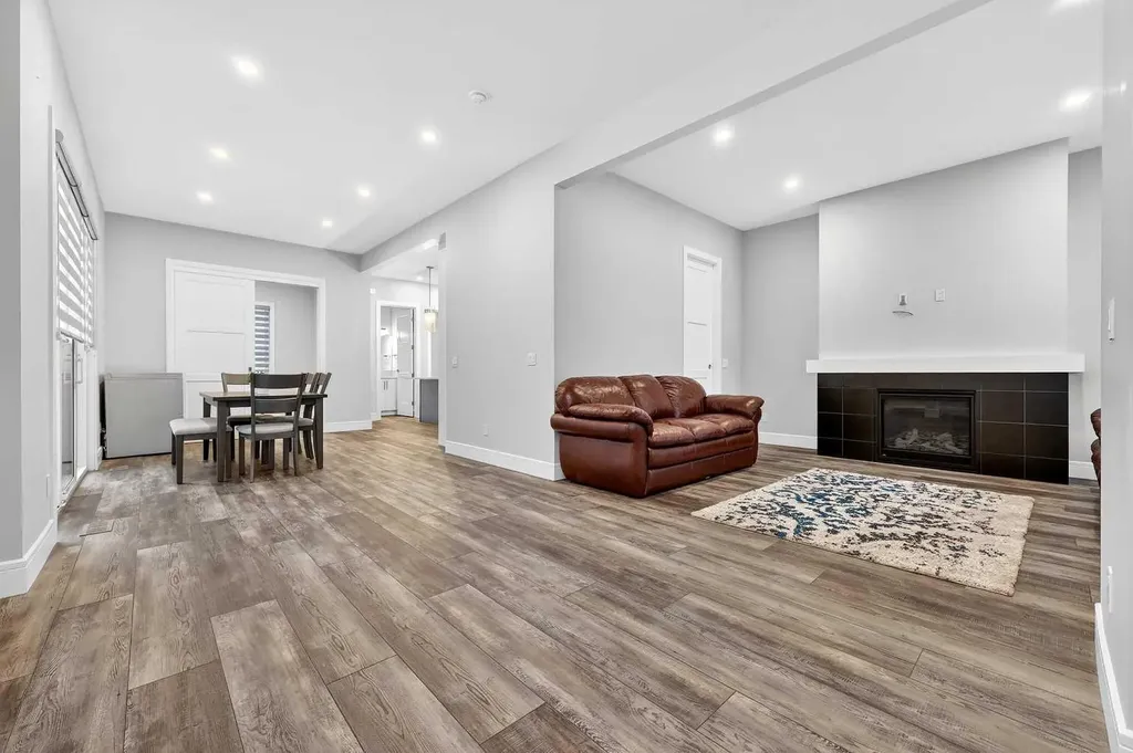 95 Rock Lake View NW Calgary AB T3G 0E9