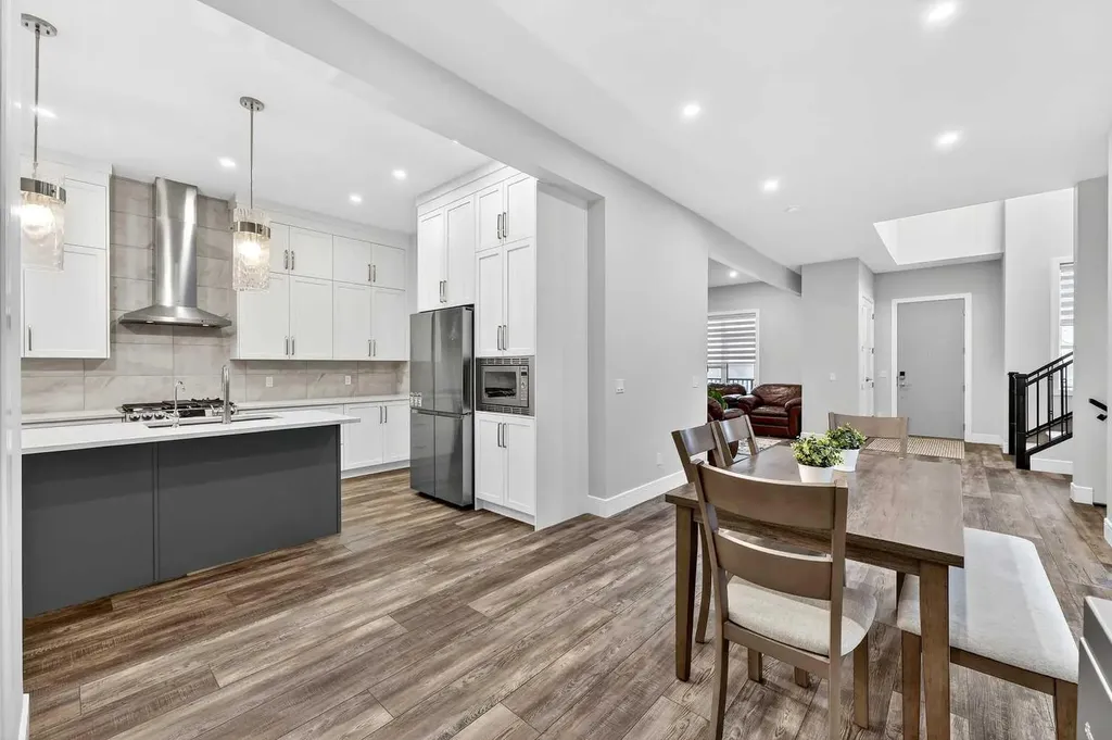 95 Rock Lake View NW Calgary AB T3G 0E9