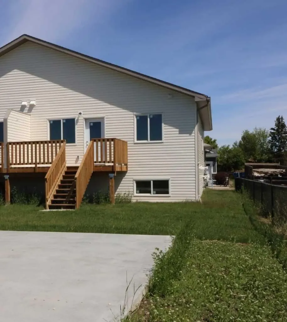 447 Henricks Drive Irricana AB T0M 1B0