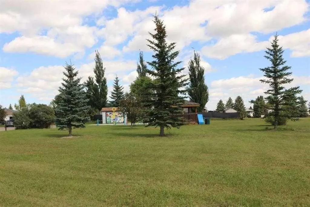 447 Henricks Drive Irricana AB T0M 1B0