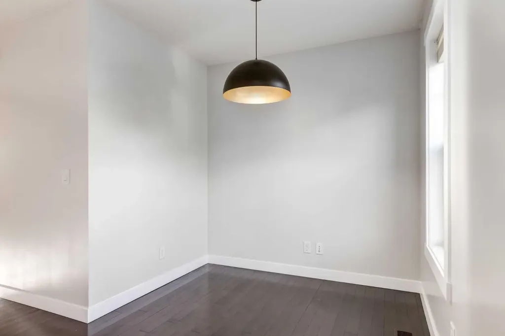 1022 Mckenzie Towne Villas SE Calgary AB T2Z 1E4