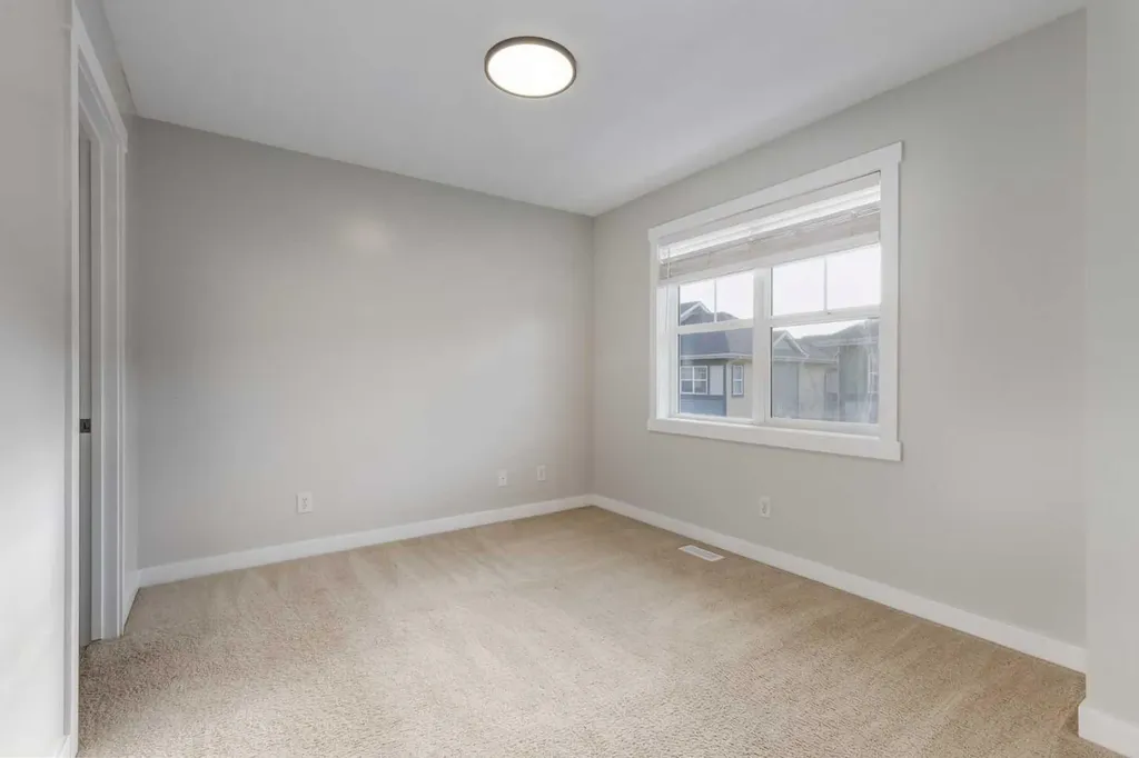 1022 Mckenzie Towne Villas SE Calgary AB T2Z 1E4